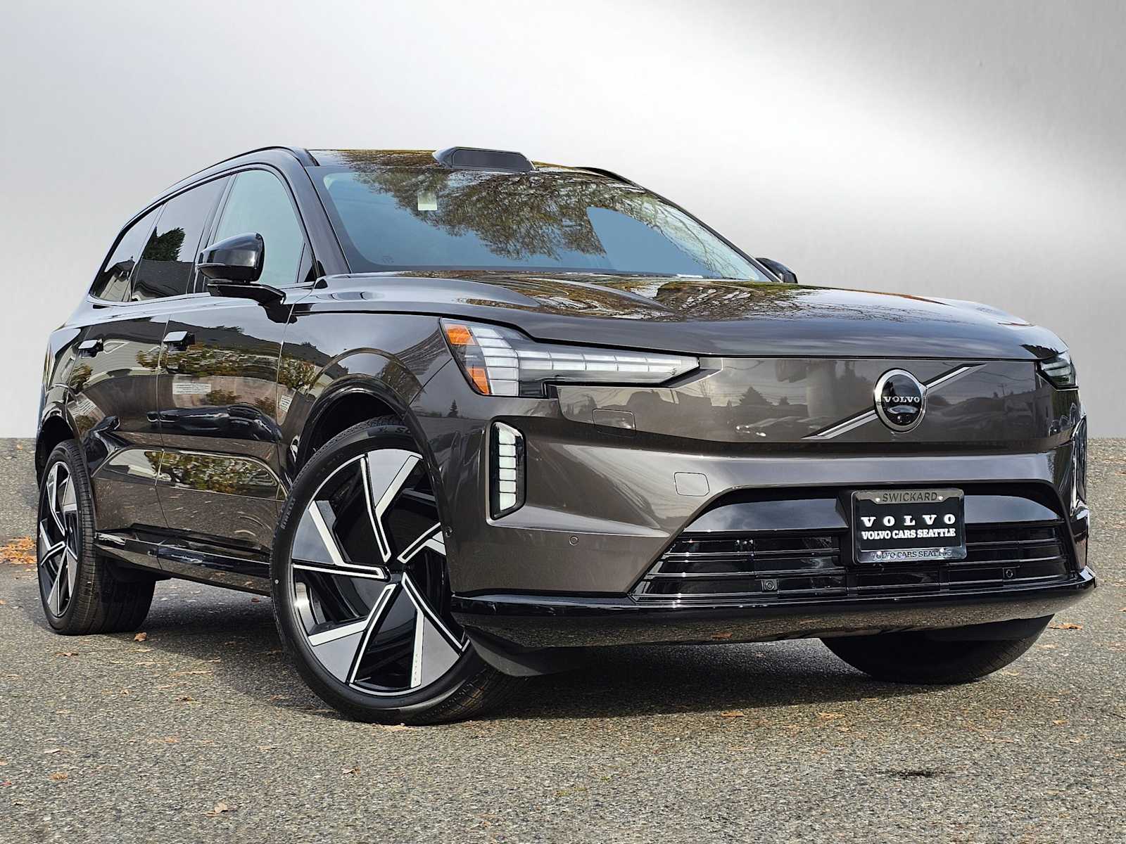 2025 Volvo EX90 Ultra's photo