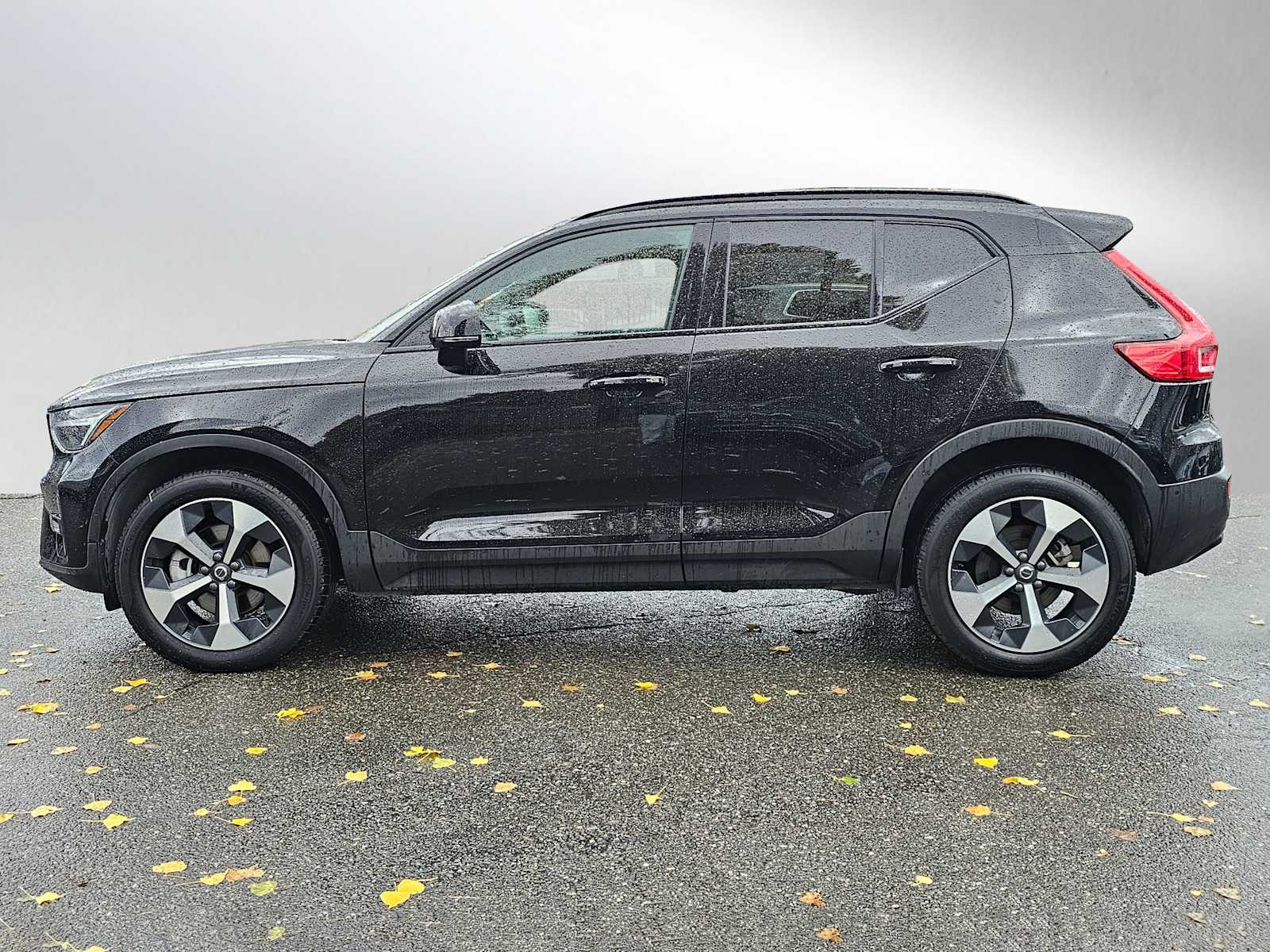 2025 Volvo XC40 Plus photo 4