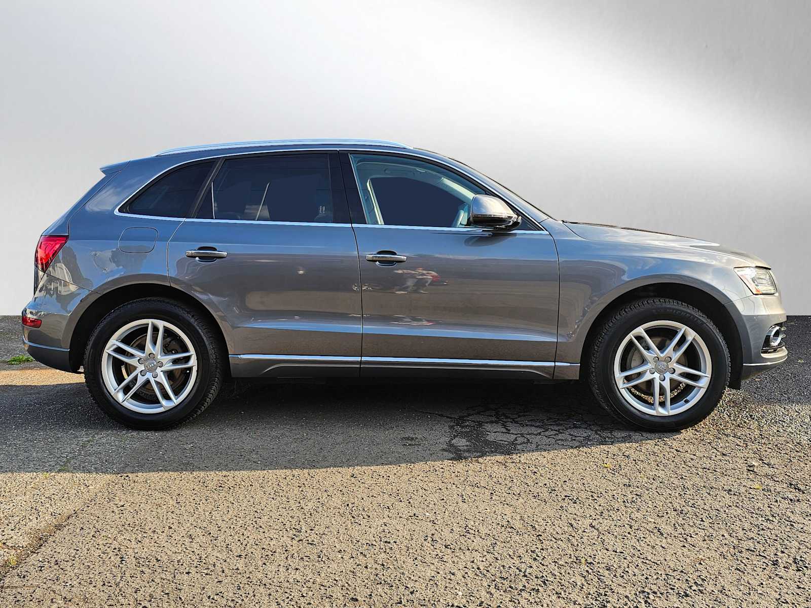 2016 Audi Q5 2.0T Premium Plus photo 2