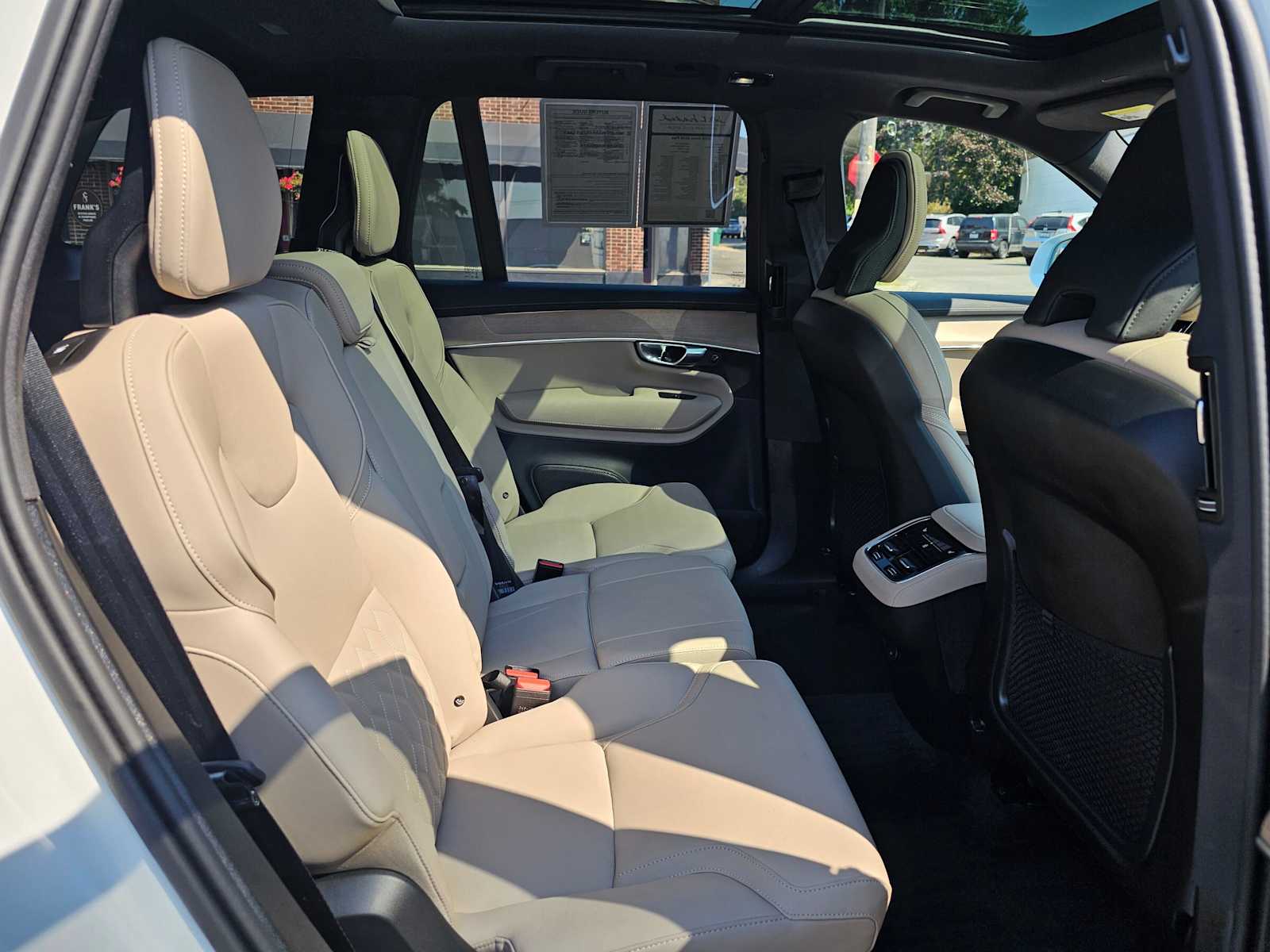 2026 Volvo XC90 Plus - Photo 14