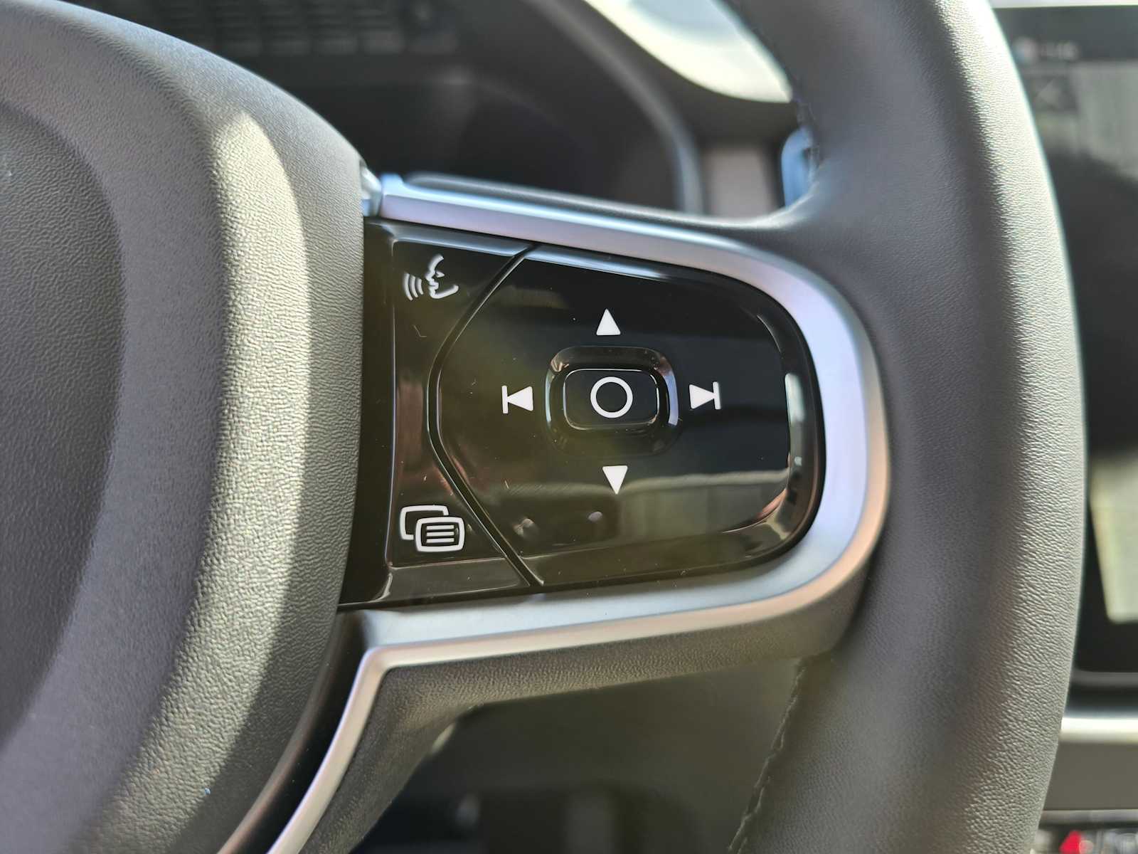 2026 Volvo XC90 Plus - Photo 29