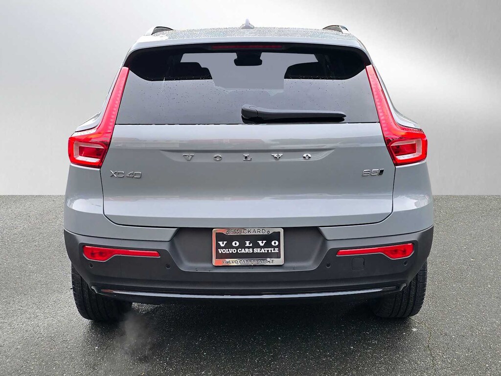 New 2026 Volvo XC40 B5 Plus SUV