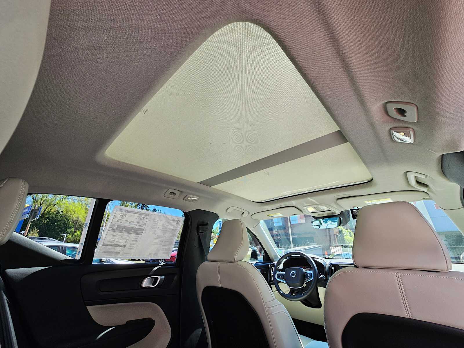 2025 Volvo XC40 Ultra - Photo 13