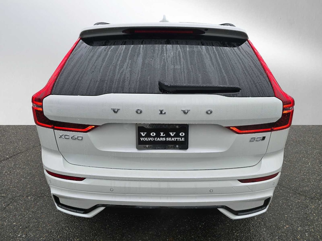 New 2026 Volvo XC60 B5 Core SUV