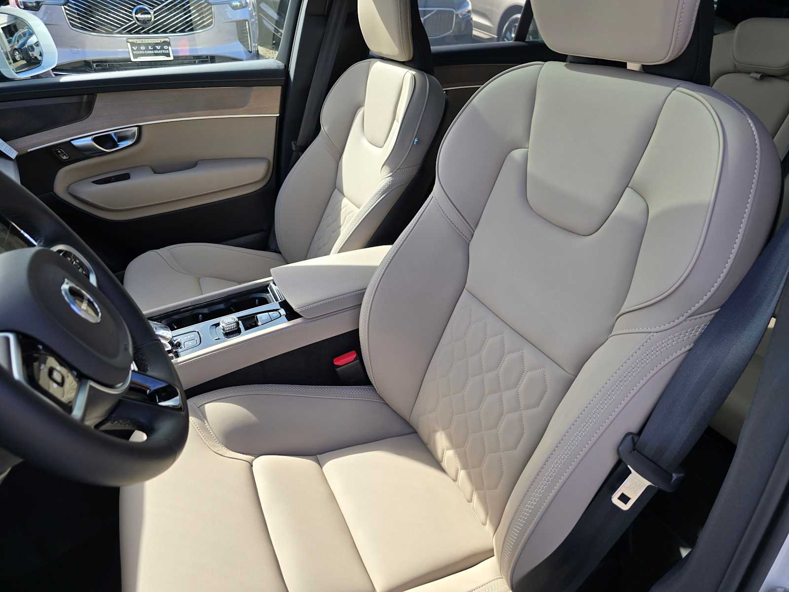 2026 Volvo XC90 Plus - Photo 23