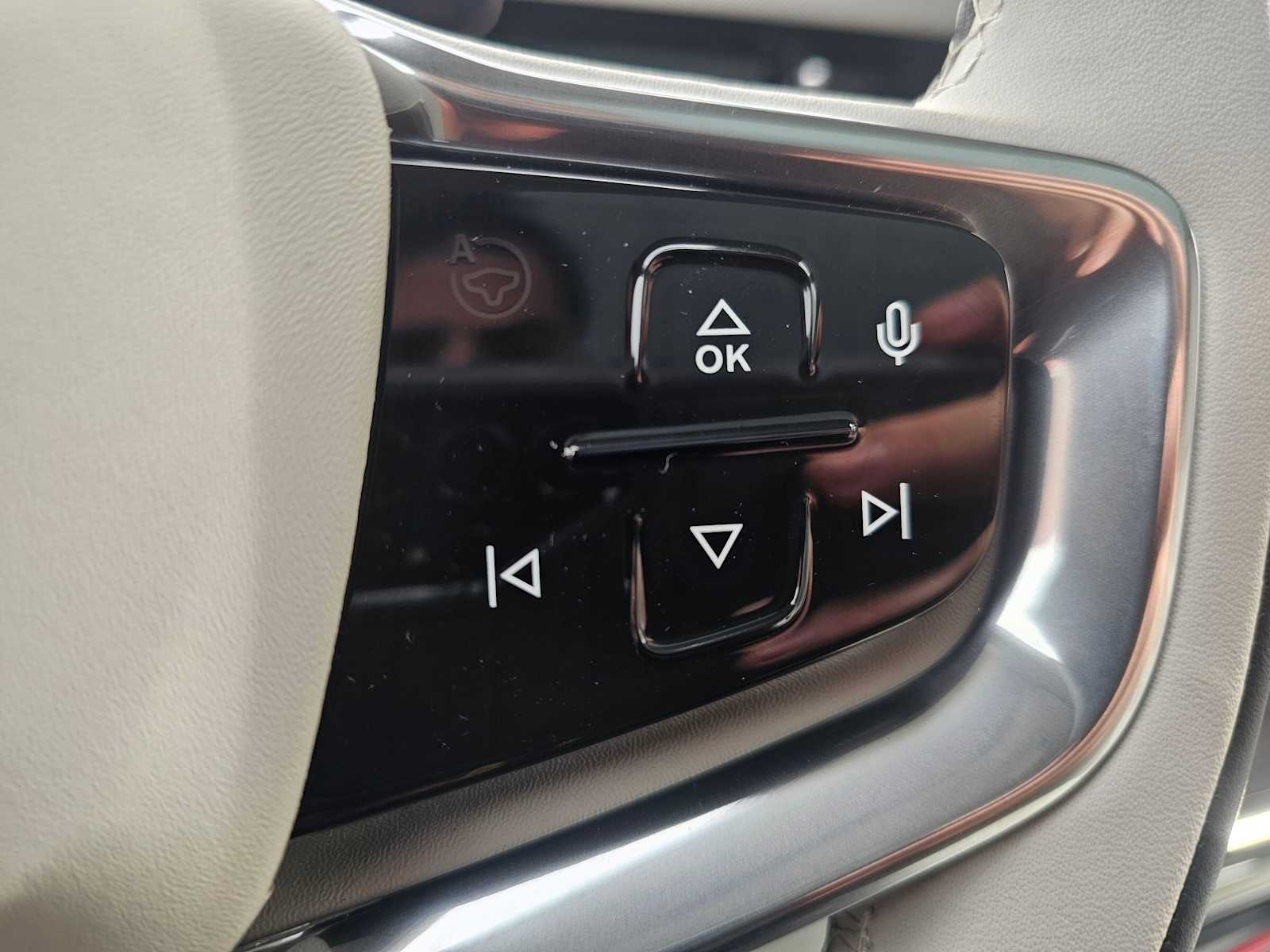 2025 Volvo EX90 Ultra - Photo 31