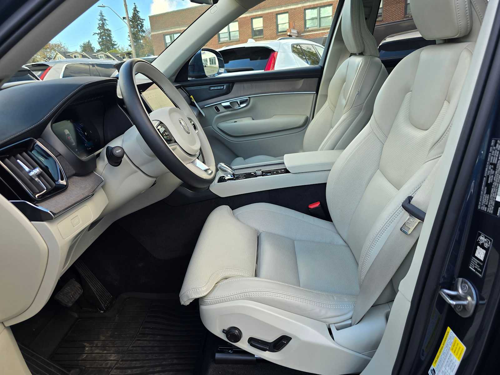 2026 Volvo XC90 Ultra - Photo 21