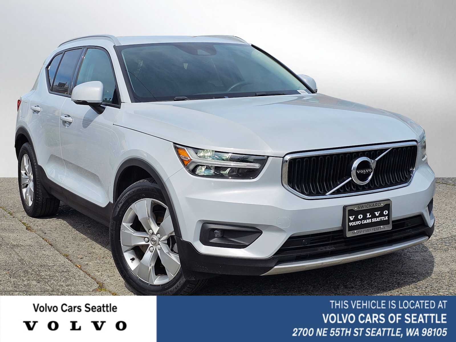 2021 Volvo XC40 T5 Momentum AWD's photo