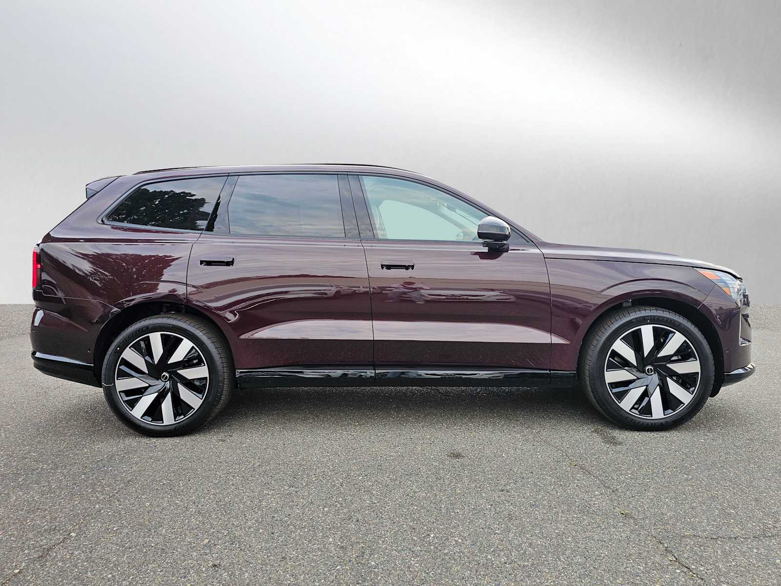 2025 Volvo EX90 Ultra - Photo 8