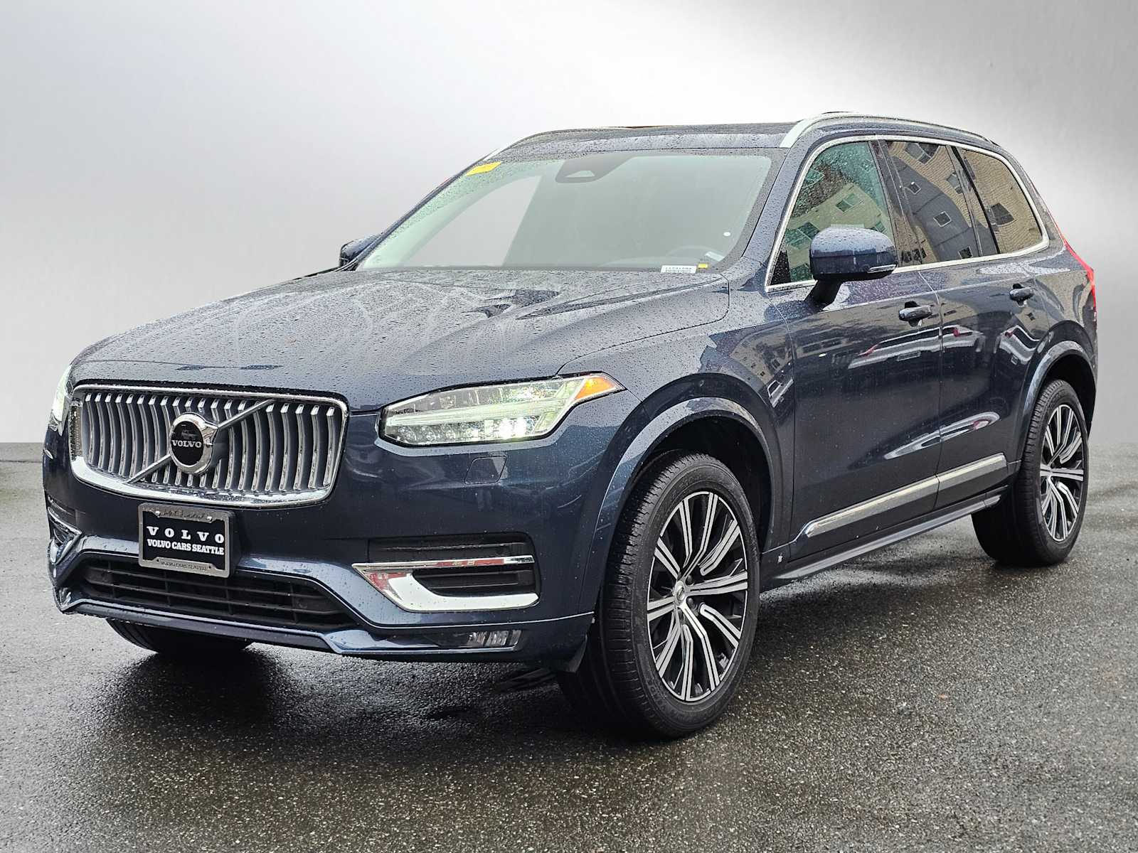 2024 Volvo XC90 B5 Core photo 3