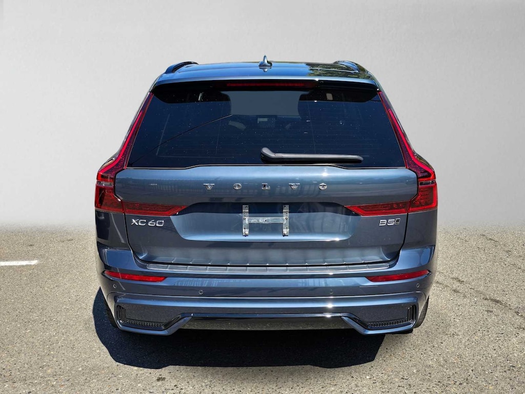New 2026 Volvo XC60 B5 Plus SUV