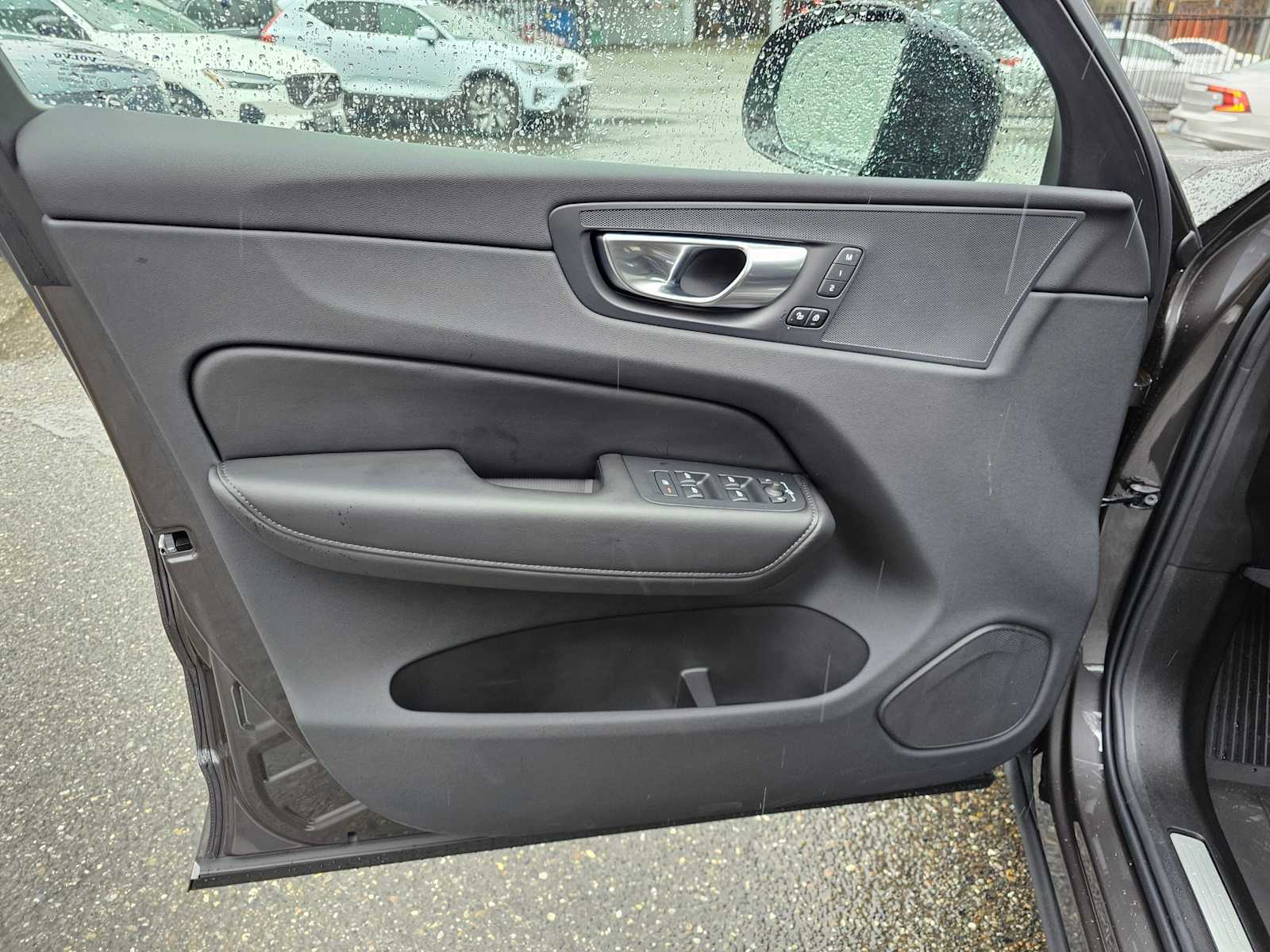 2025 Volvo XC60 Core - Photo 23