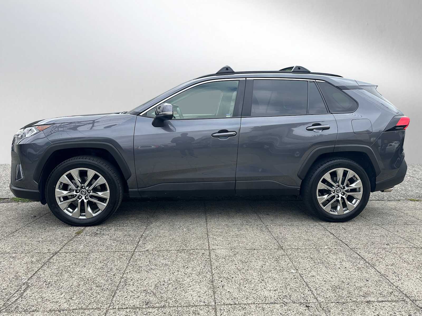 Used 2019 Toyota RAV4 XLE Premium with VIN JTMA1RFV6KD005384 for sale in Seattle, WA