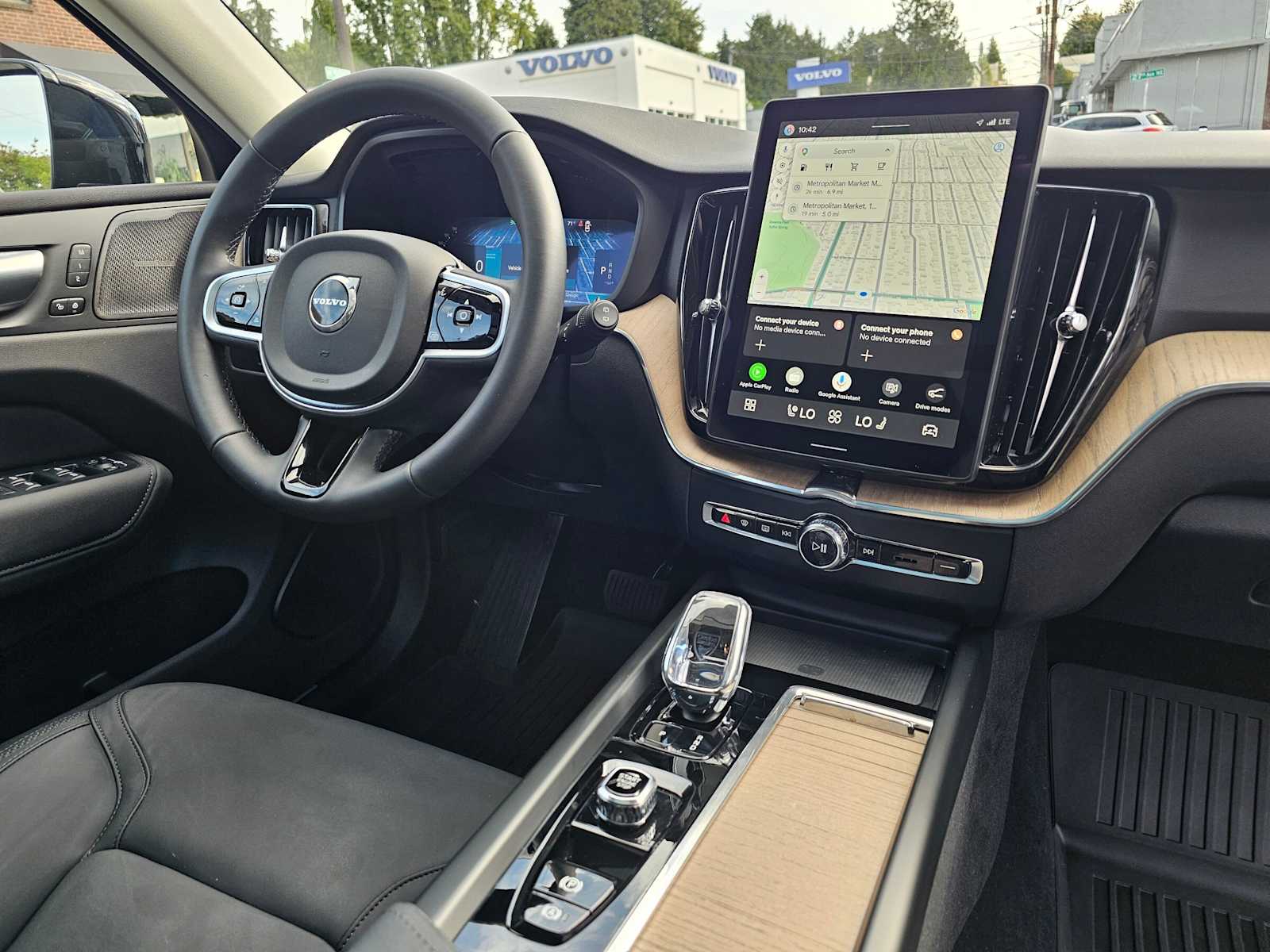 2026 Volvo XC60 Plus - Photo 12