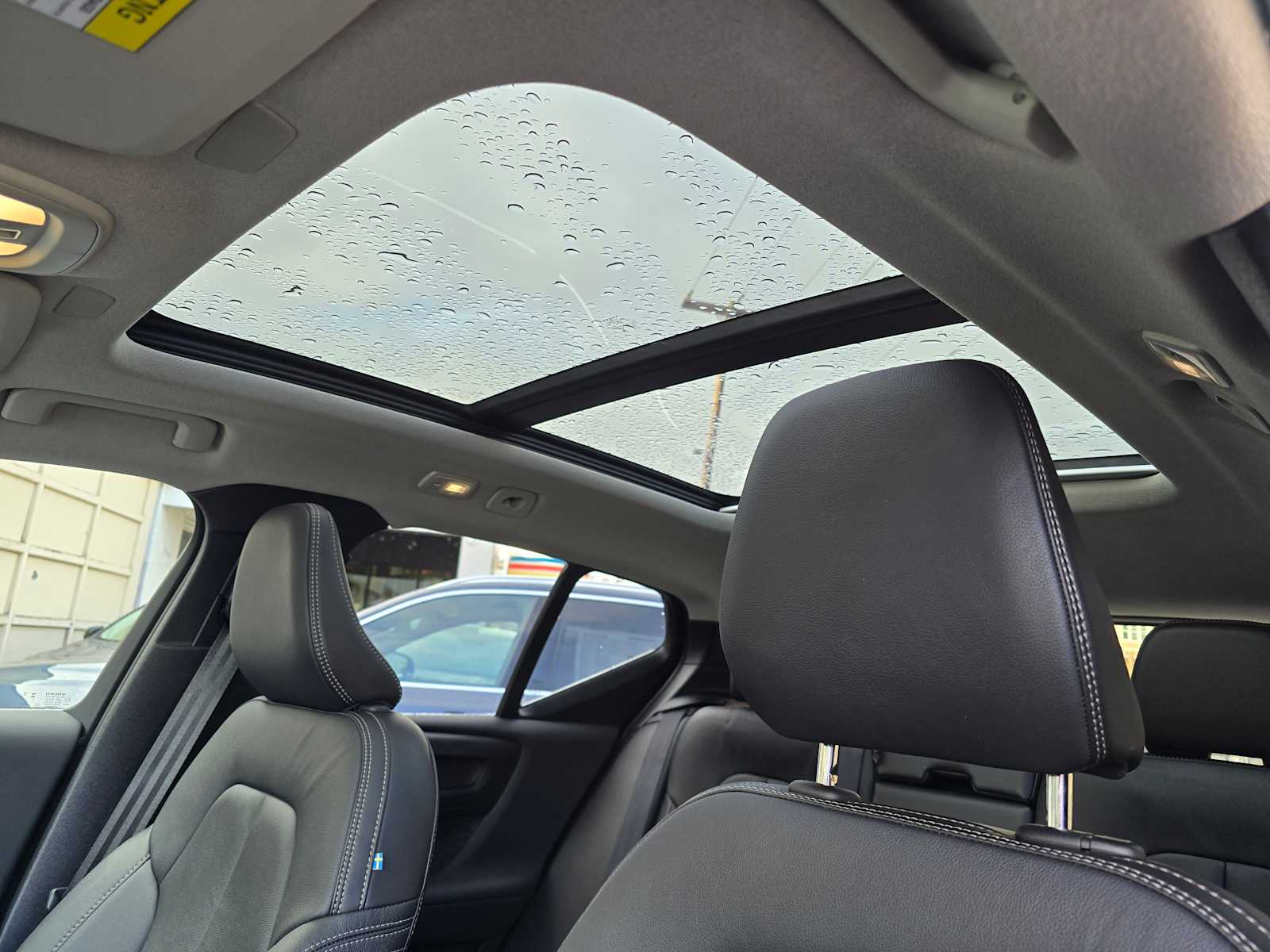 2025 Volvo XC40 Core - Photo 21