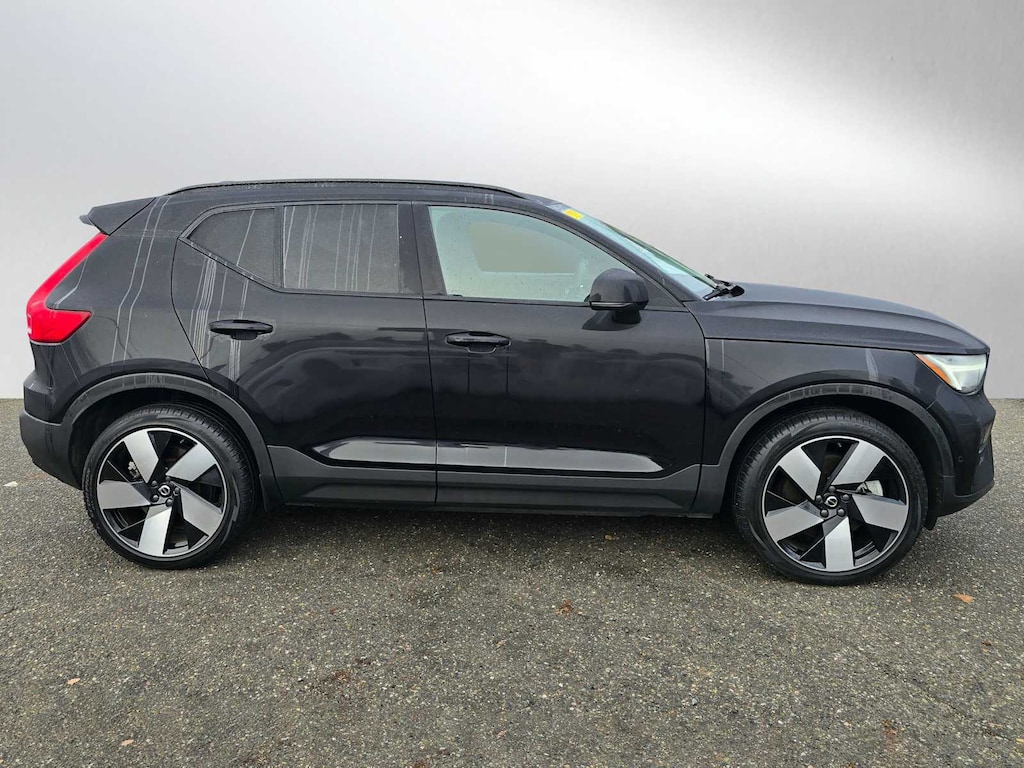 Certified 2024 Volvo XC40 Recharge Pure Electric Twin Ultimate SUV