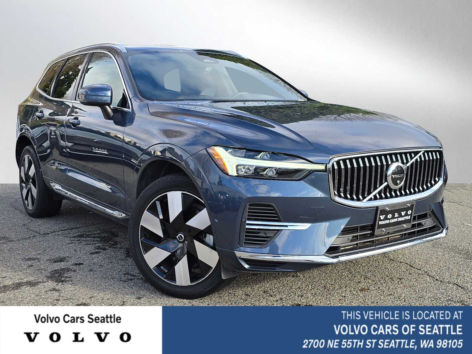 2023 Volvo XC60 Plus's photo