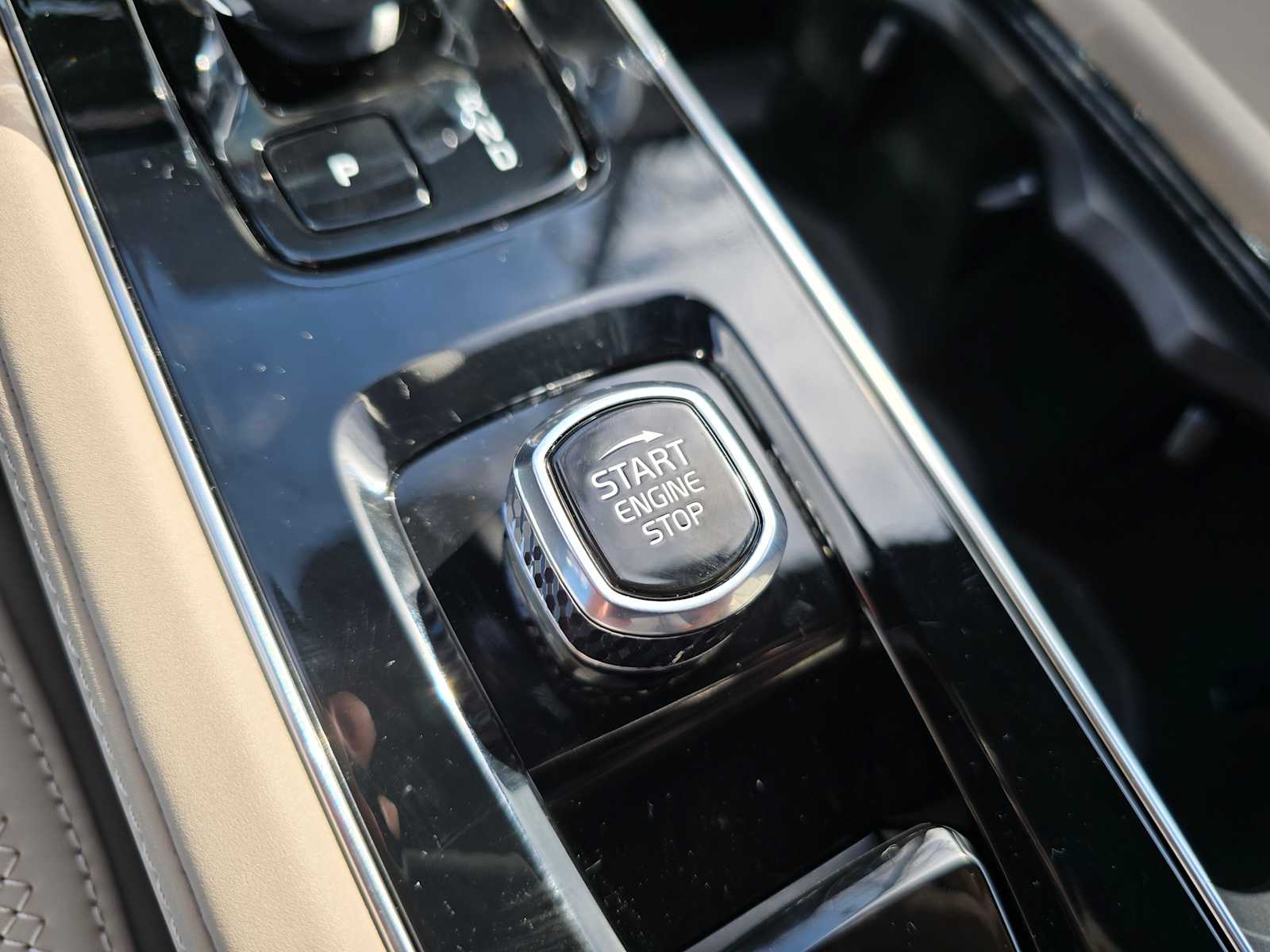 2026 Volvo XC90 Plus - Photo 33