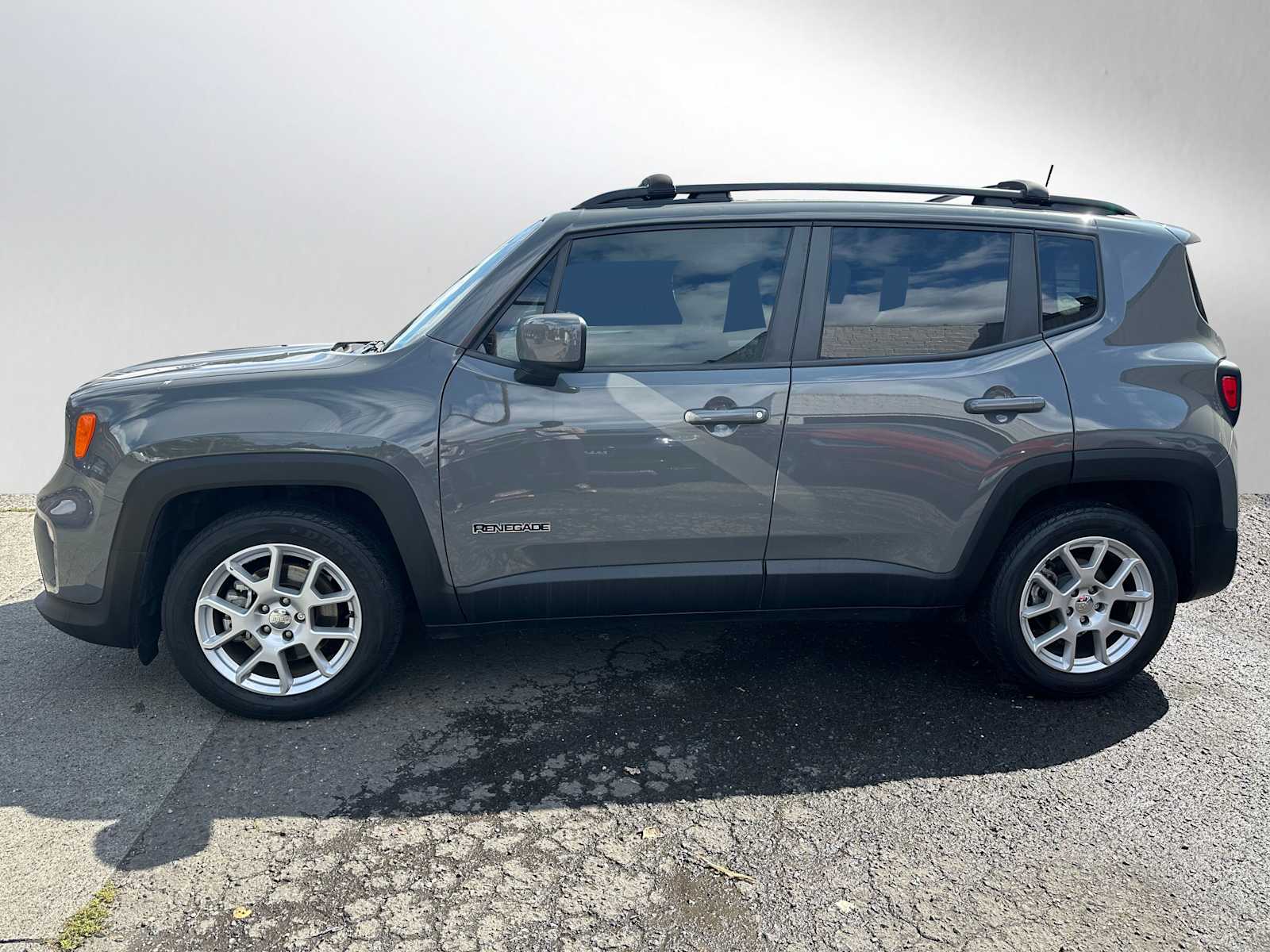 Used 2021 Jeep Renegade Latitude with VIN ZACNJCBB4MPM35880 for sale in Seattle, WA