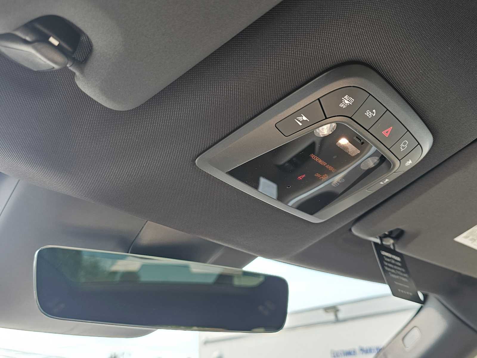 2025 Volvo EX90 Plus - Photo 27