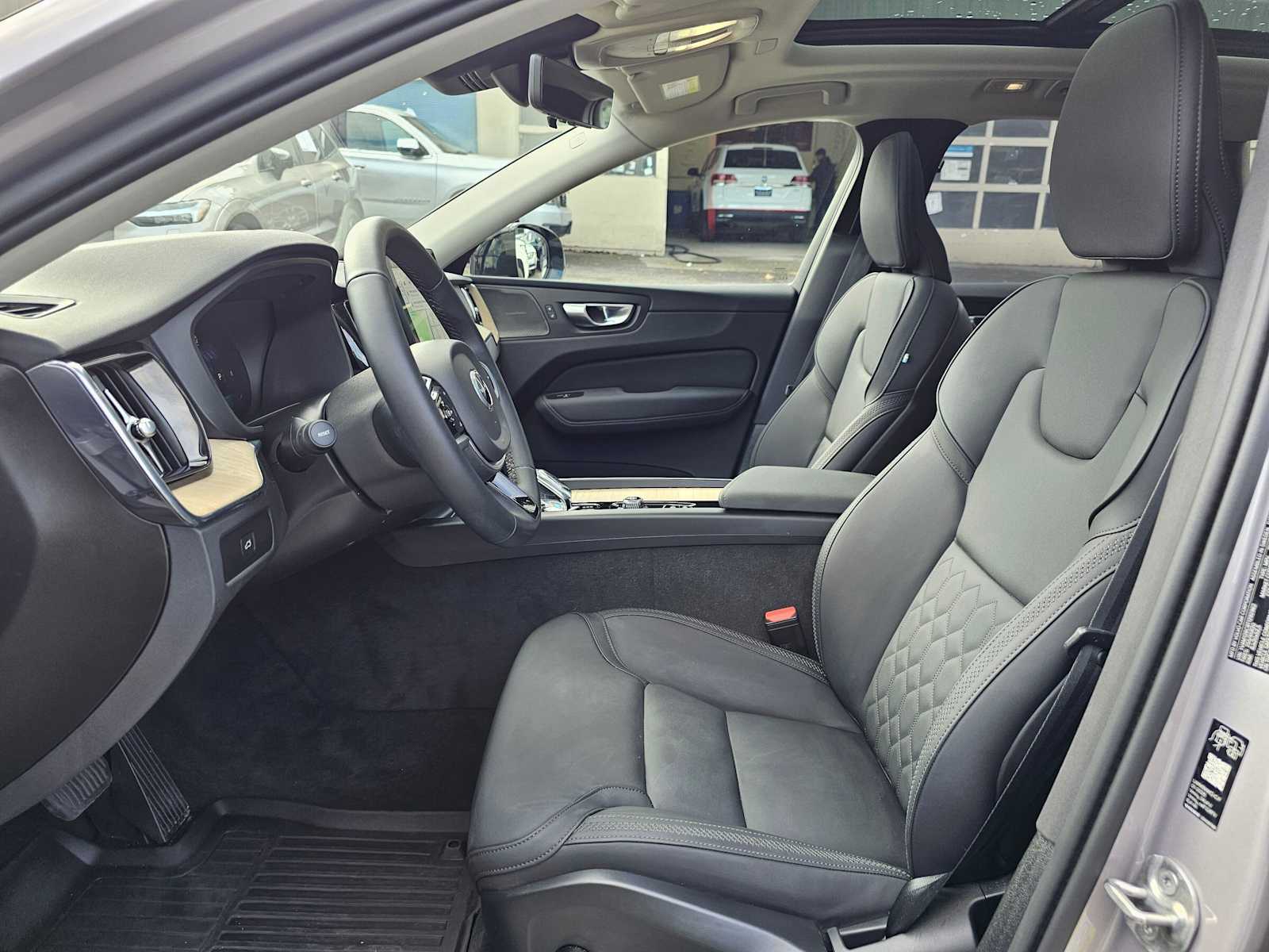 2026 Volvo XC60 Plus - Photo 21