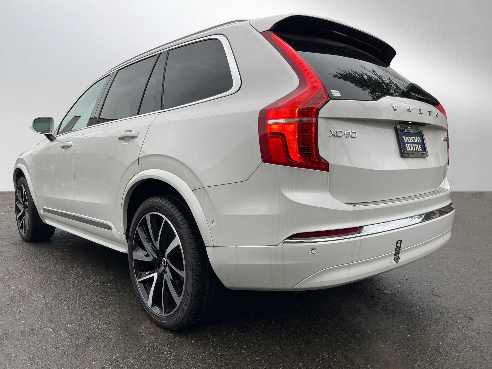 2023 Volvo XC90 AWD Plus photo 3
