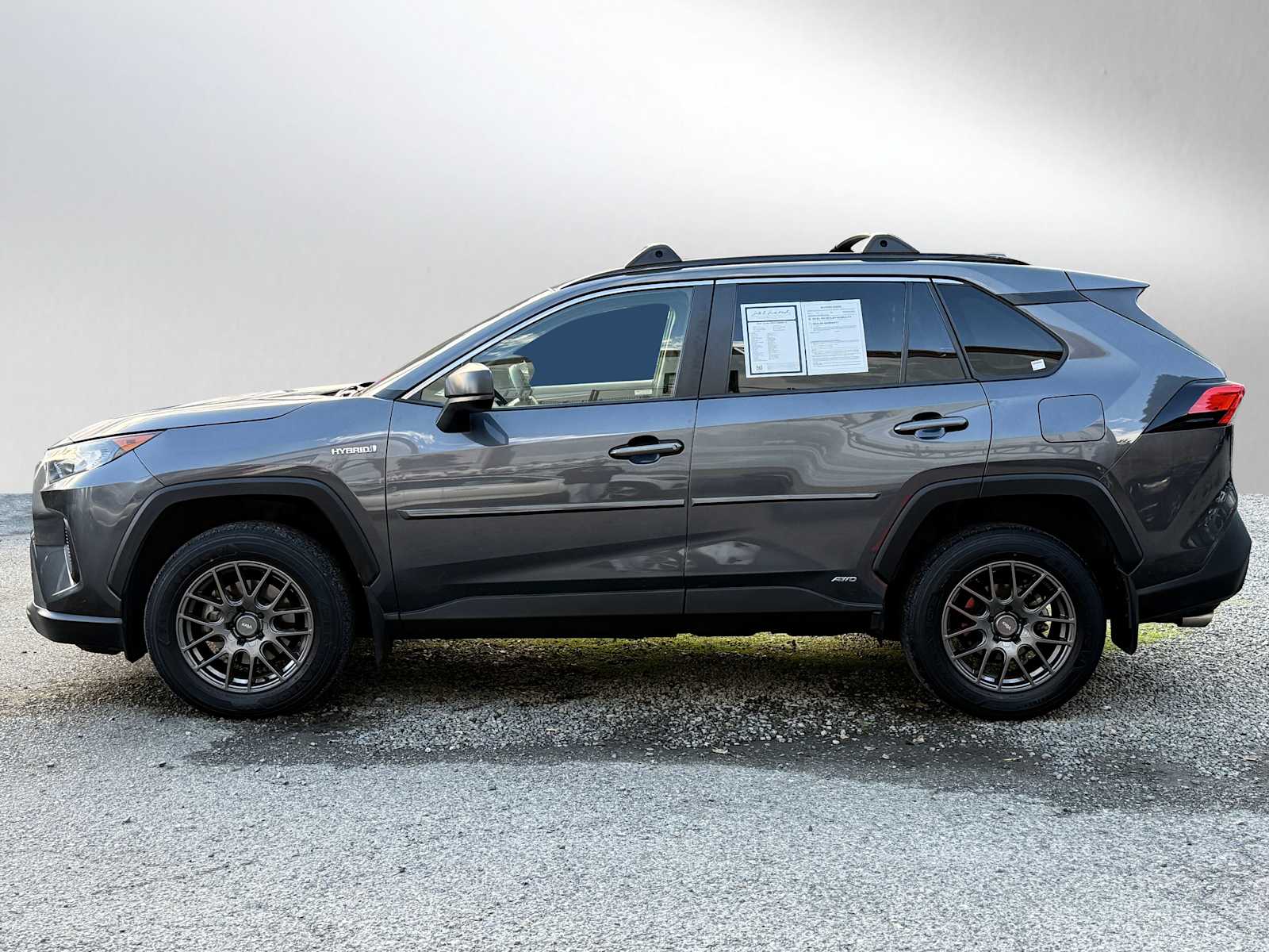 2019 Toyota RAV4 Hybrid LE photo 2