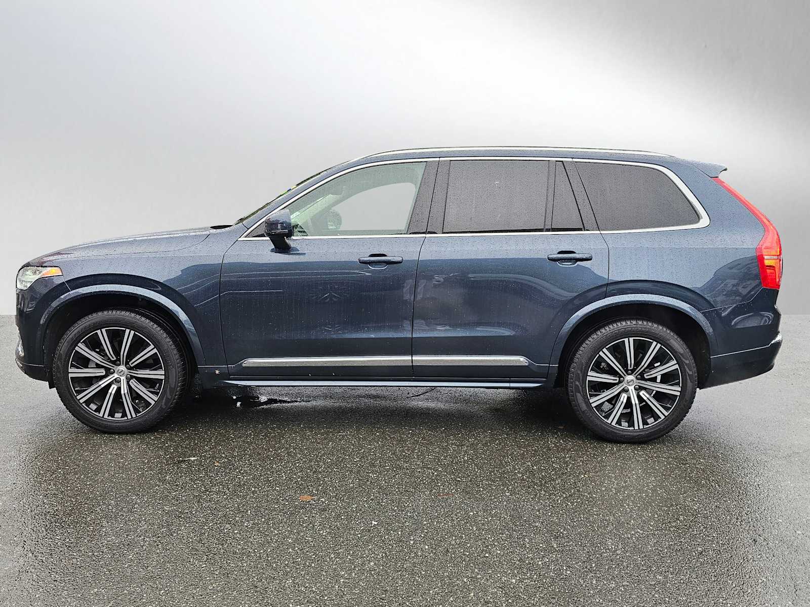 2024 Volvo XC90 B5 Core photo 4