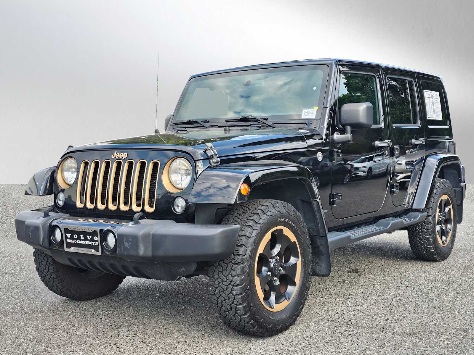 2014 Jeep Wrangler Unlimited Dragon Edition photo 3