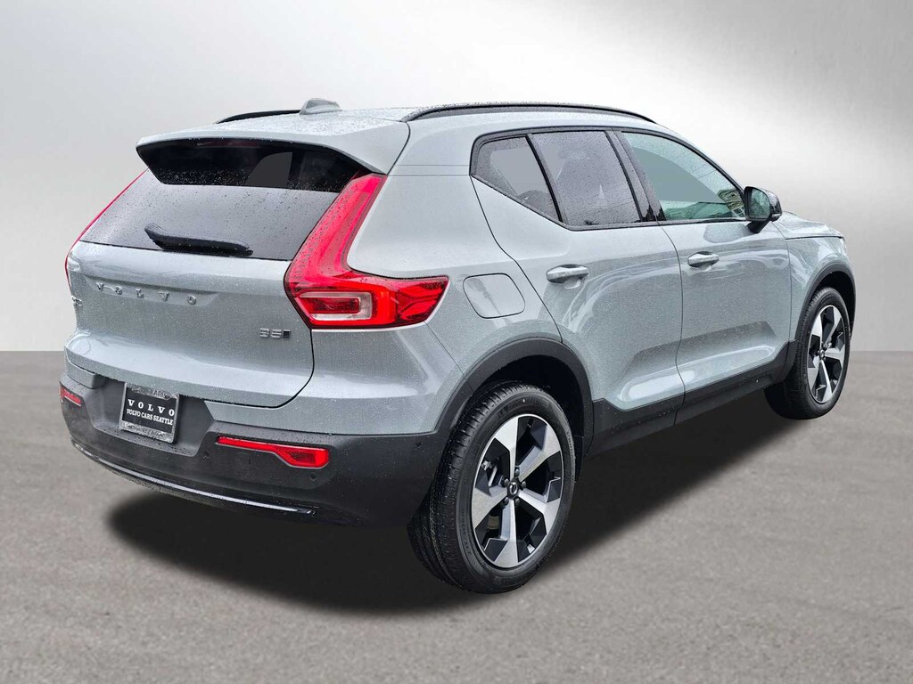 New 2026 Volvo XC40 B5 Plus SUV