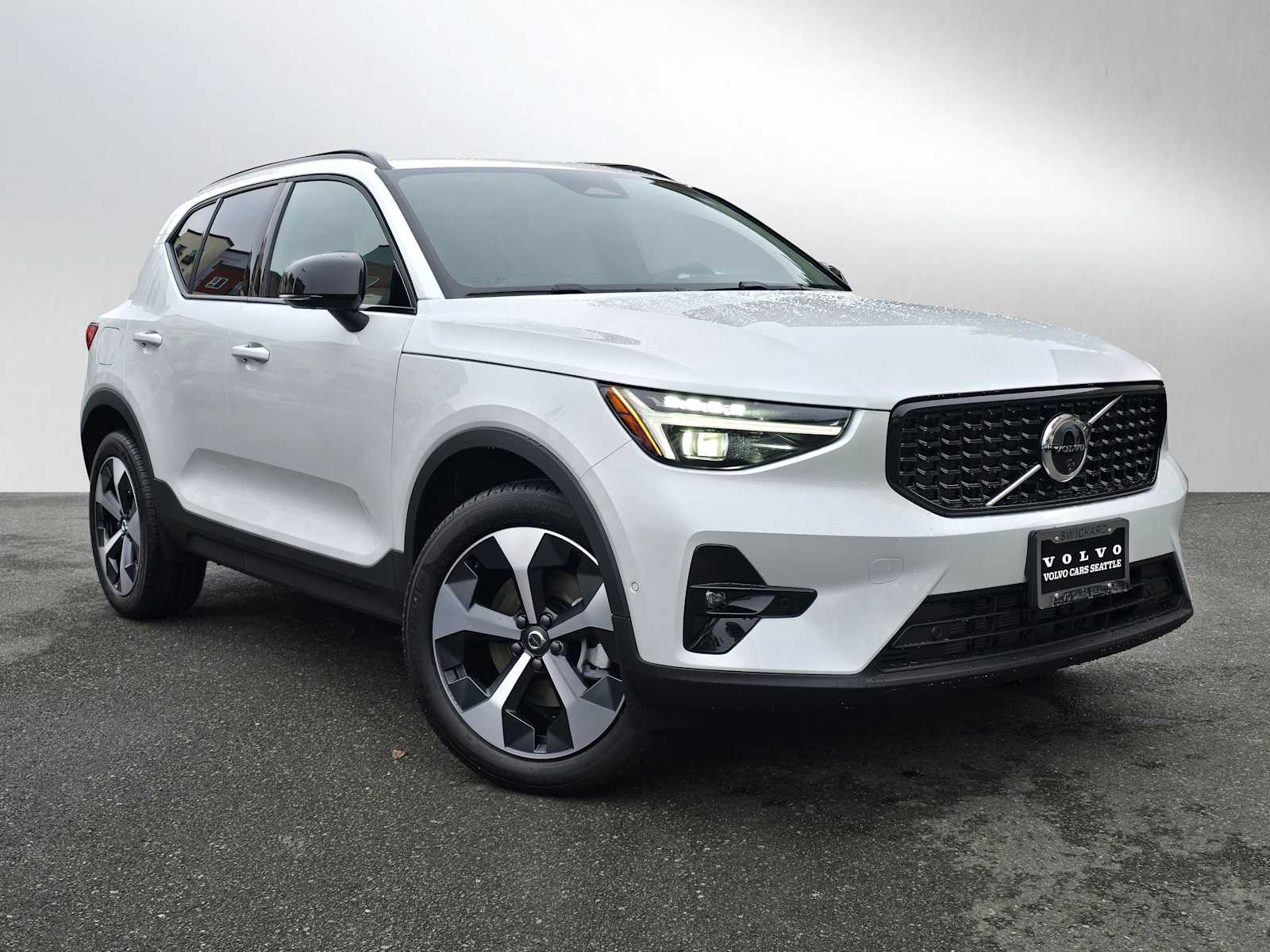 2026 Volvo XC40 Plus's photo