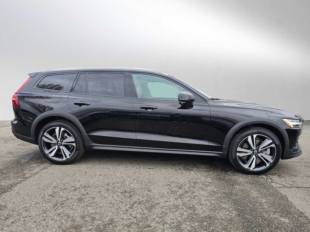New 2026 Volvo V60 Cross Country B5 Plus Wagon