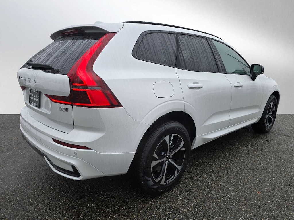 New 2026 Volvo XC60 B5 Core SUV