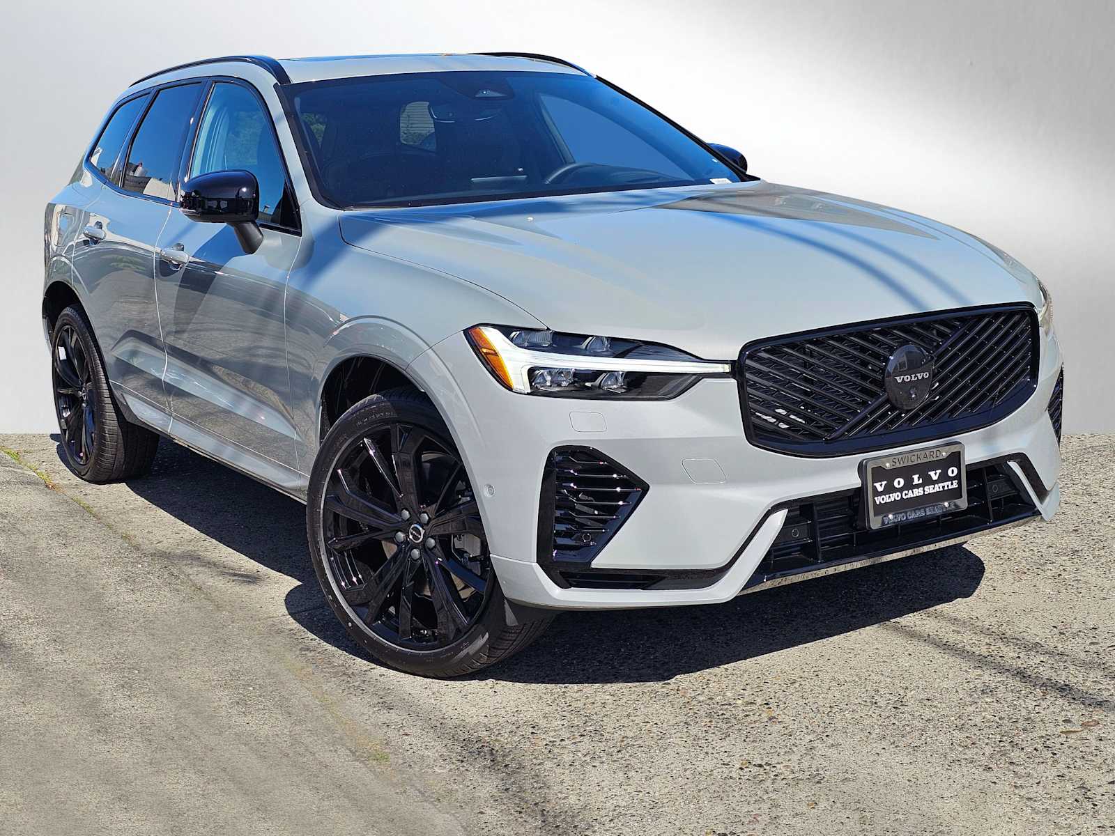 2026 Volvo XC60 T8 Ultra Black Edition Theme AWD's photo
