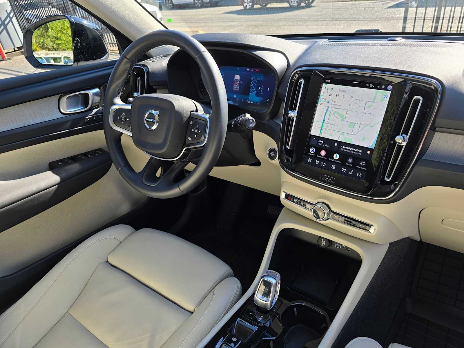 2026 Volvo XC40 Plus - Photo 12