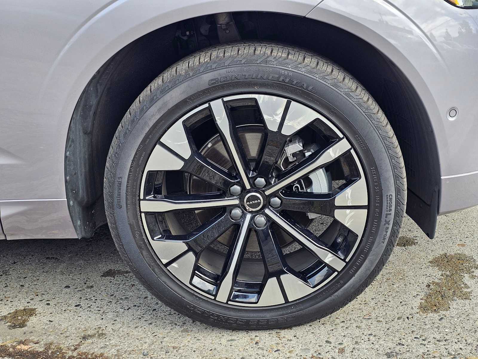 2026 Volvo XC60 Plus - Photo 9