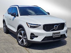 2026 Volvo XC40 B5 Plus AWD SUV