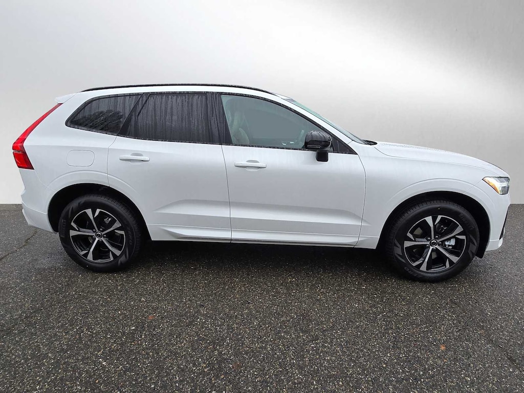 New 2026 Volvo XC60 B5 Core SUV
