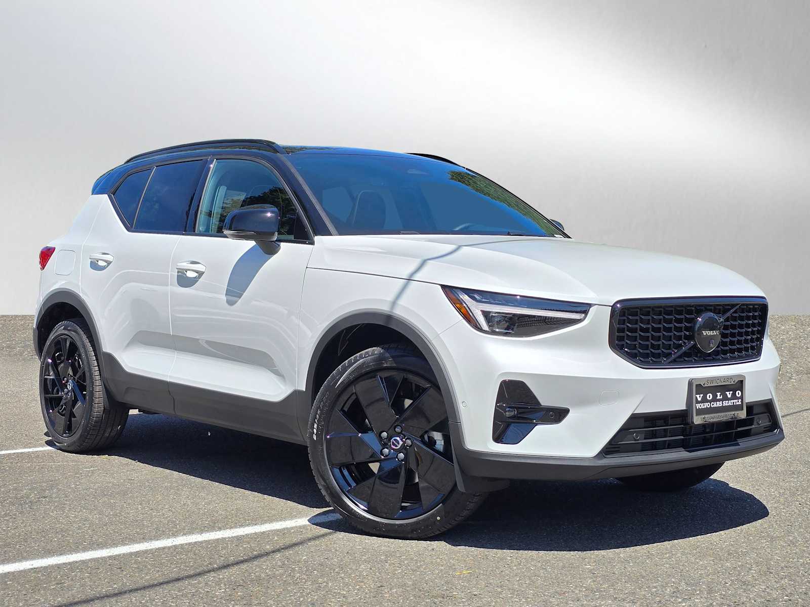 2026 Volvo XC40 B5 Ultra Ultra Black Edition AWD's photo