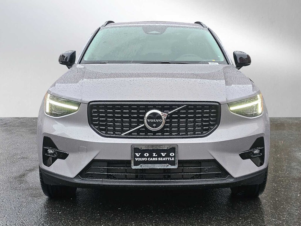 New 2026 Volvo XC40 B5 Plus SUV