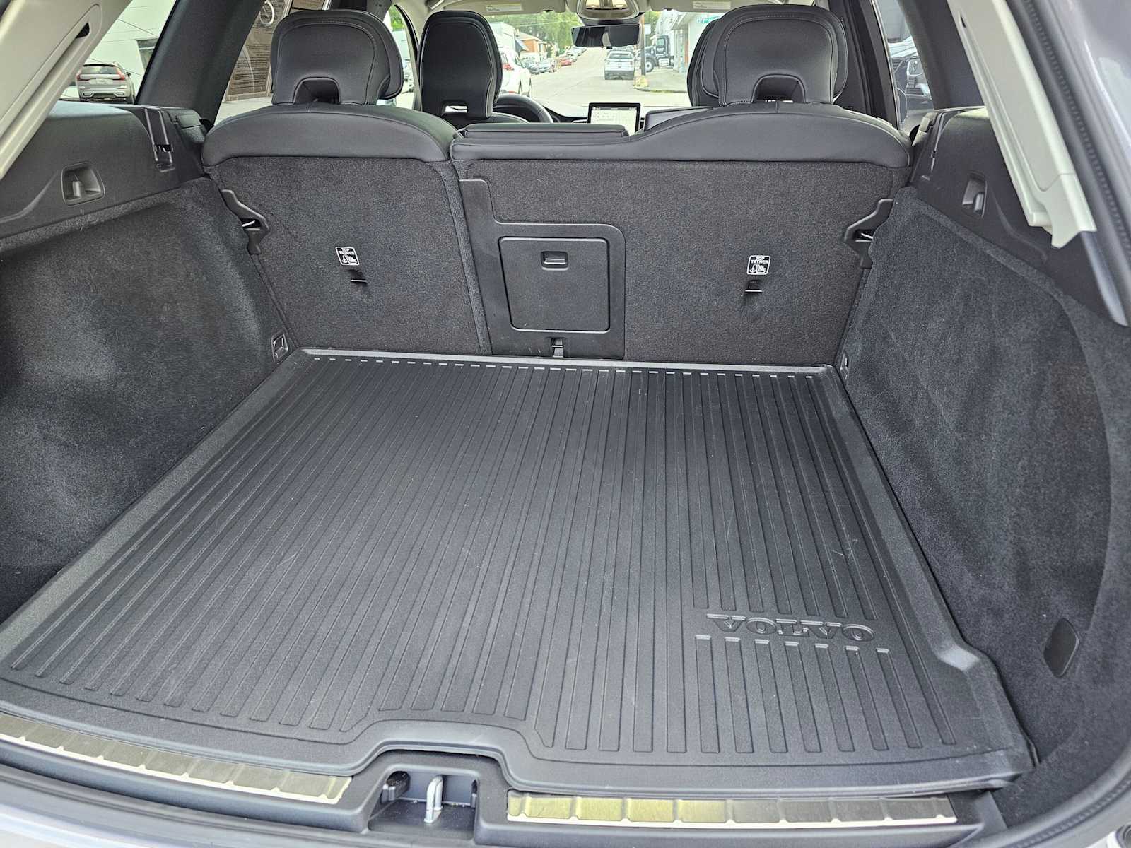 2026 Volvo XC60 Plus - Photo 16