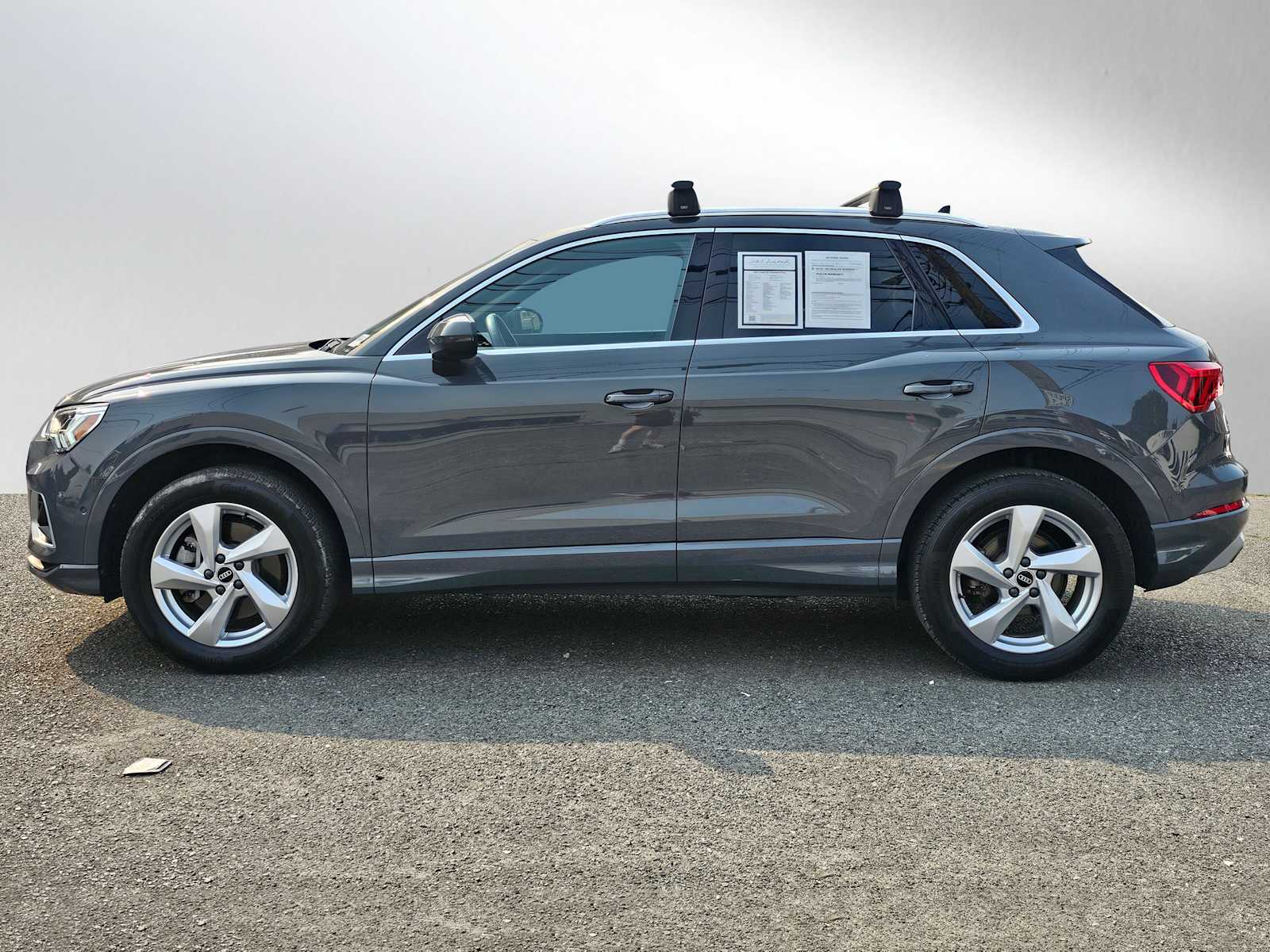 2021 Audi Q3 40 TFSI Premium Plus photo 2