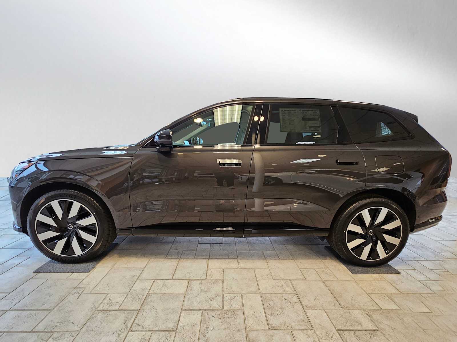 2025 Volvo EX90 Twin Motor Ultra photo 2