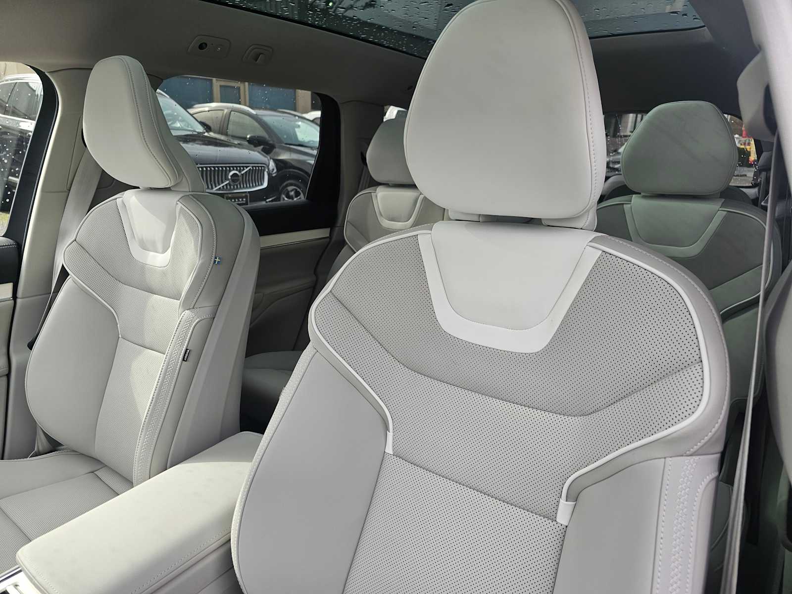 2025 Volvo EX90 Ultra - Photo 24