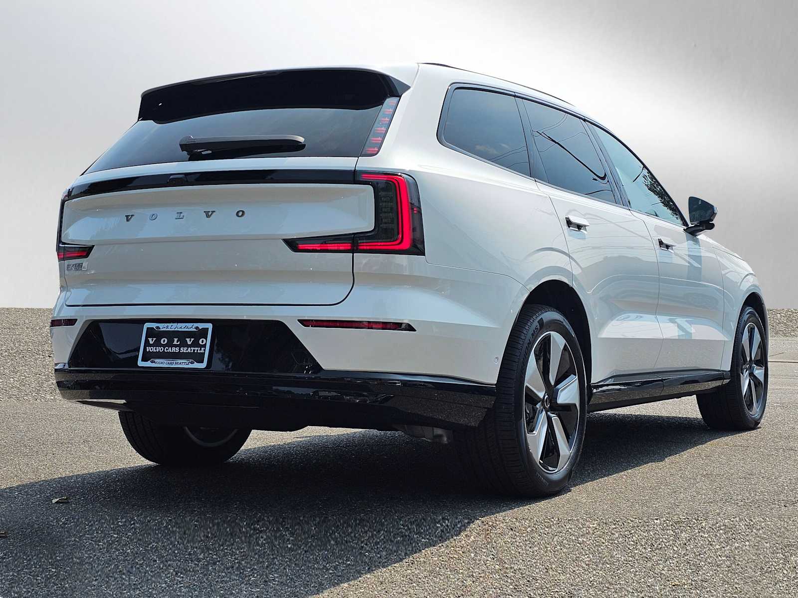 2025 Volvo EX90 Plus - Photo 7