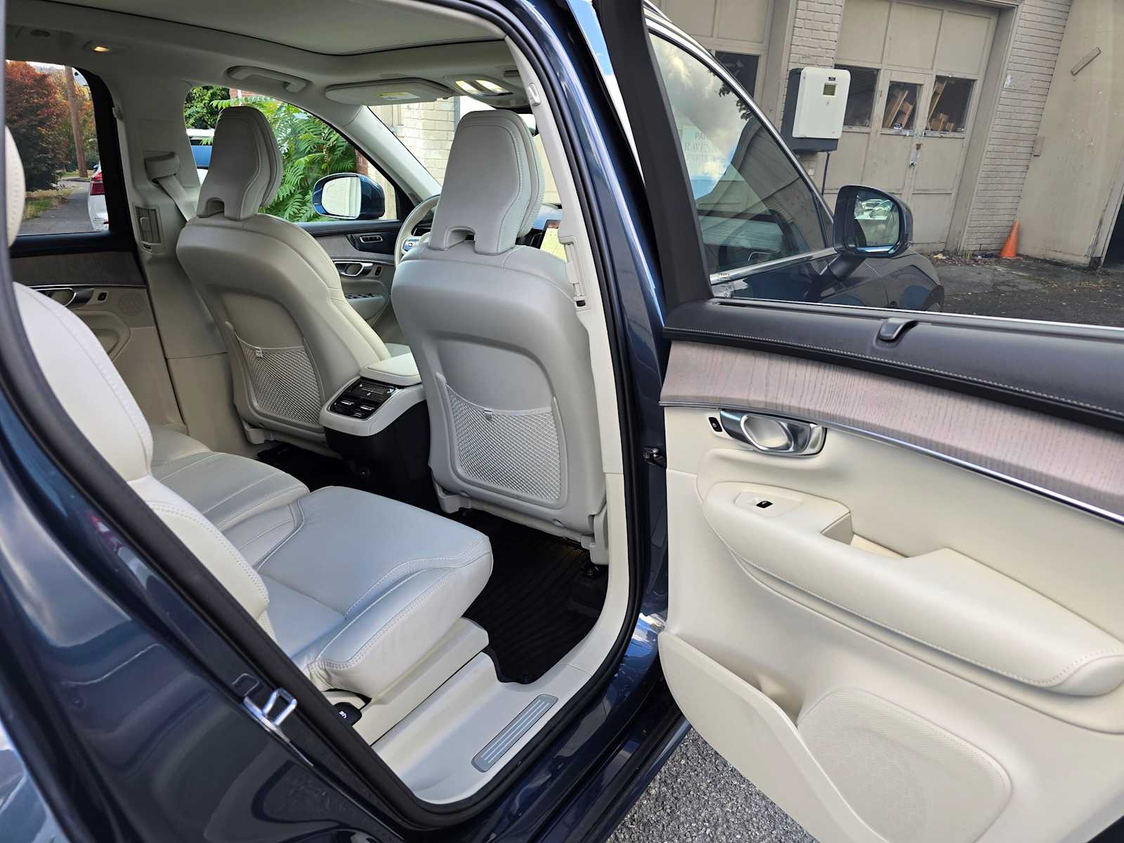 2026 Volvo XC90 Ultra - Photo 13