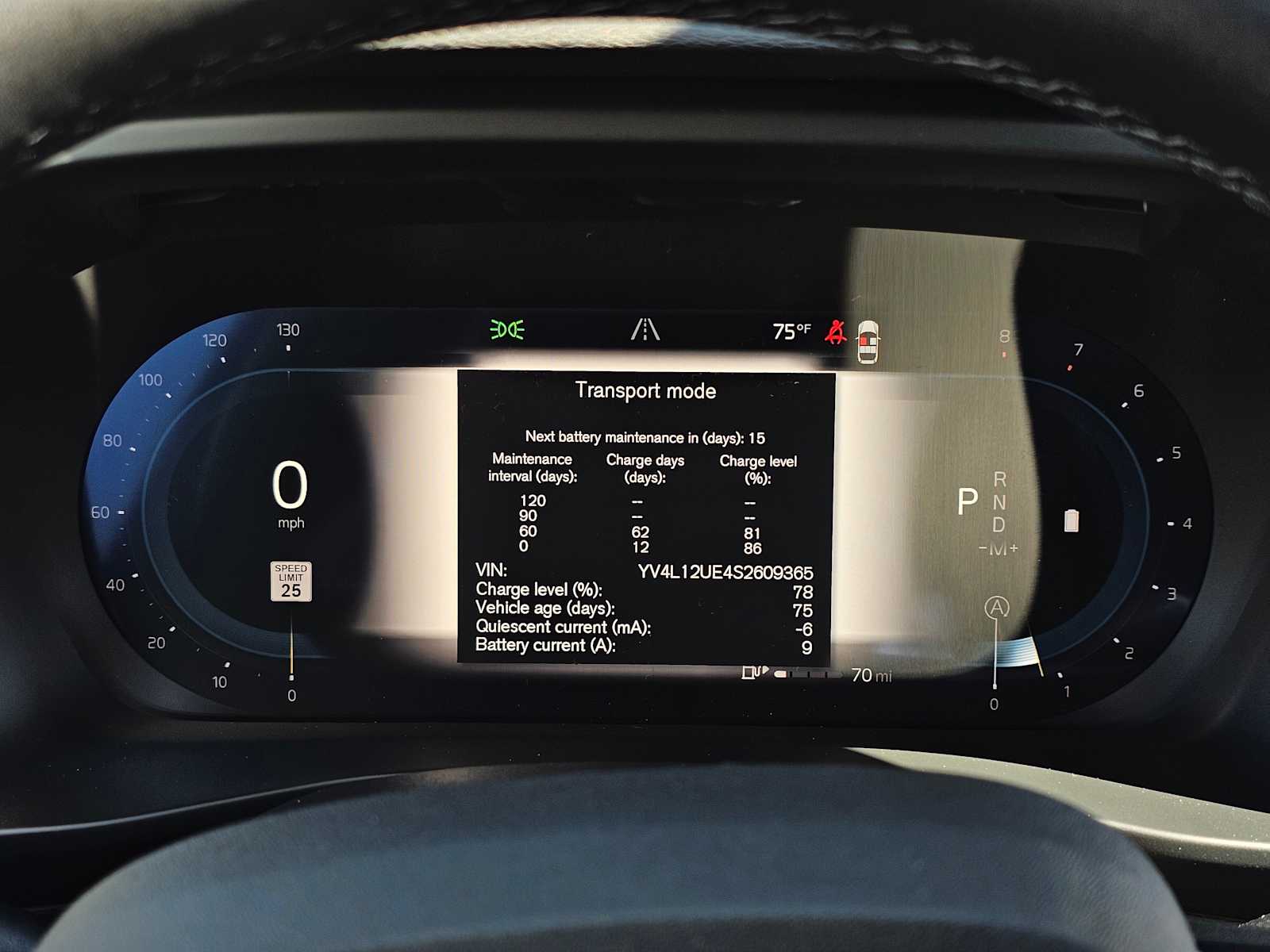 2025 Volvo XC40 Plus - Photo 21