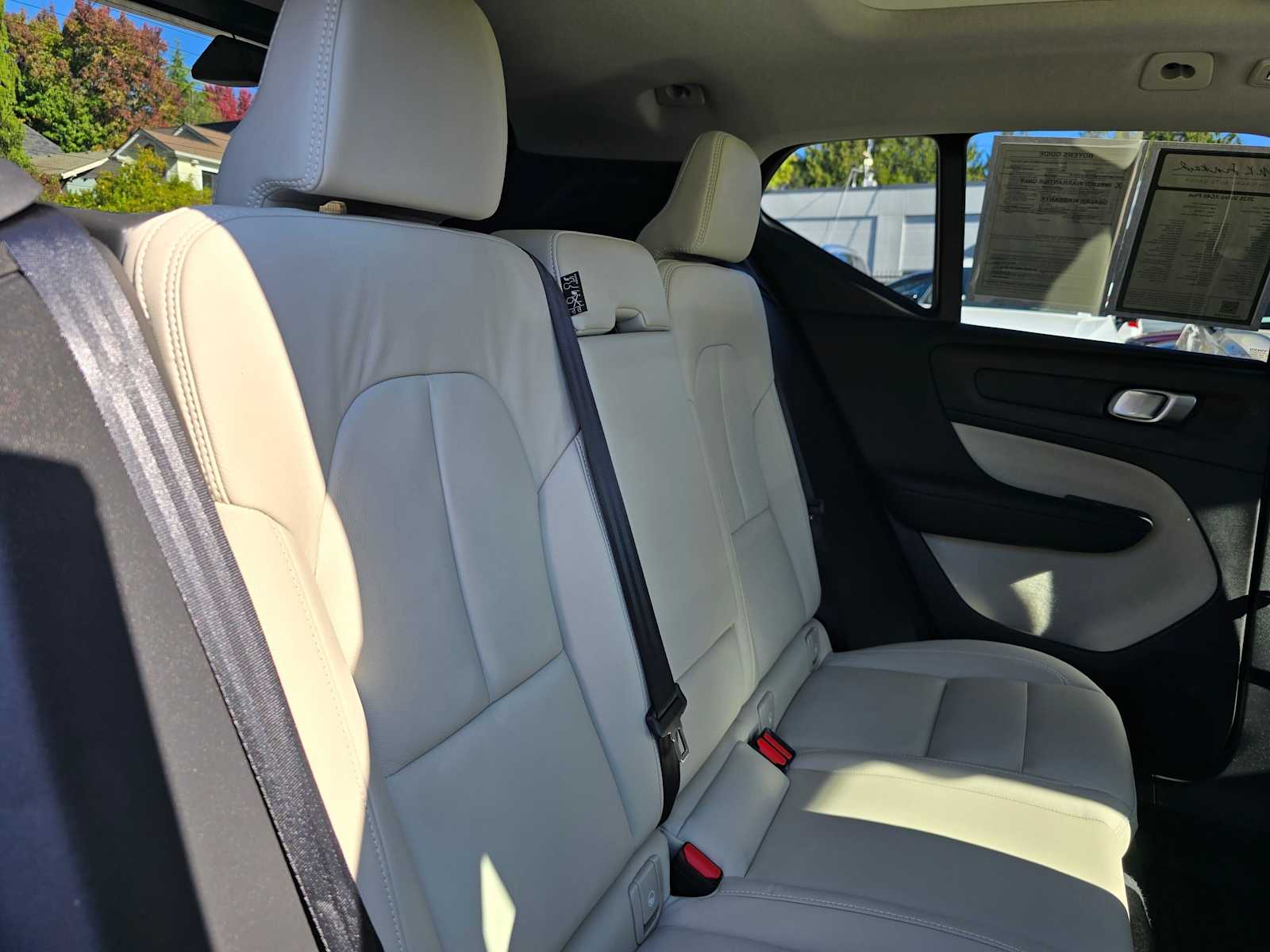 2026 Volvo XC40 Plus - Photo 14