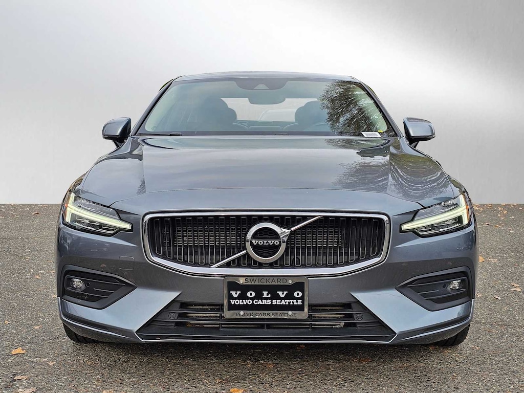 Certified 2021 Volvo S60 T6 Momentum Sedan