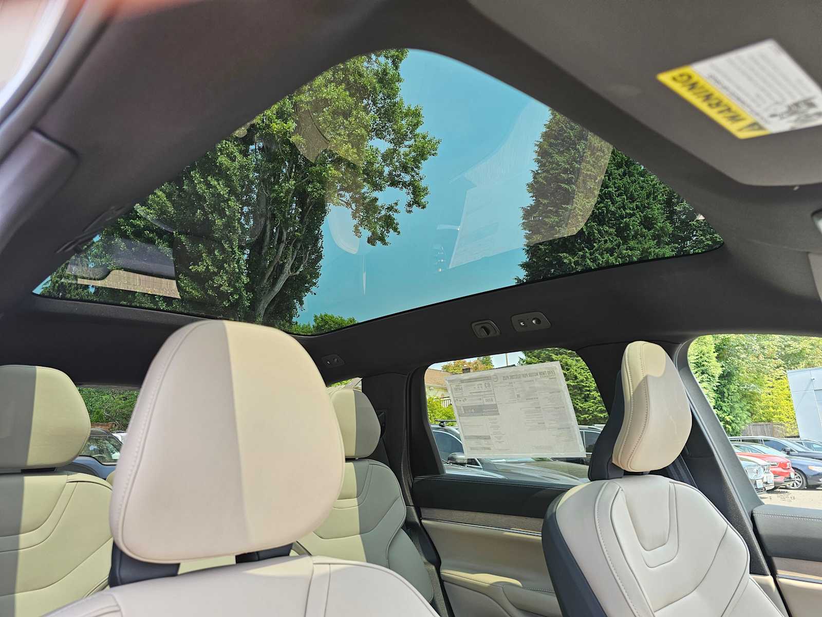 2025 Volvo EX90 Plus - Photo 11